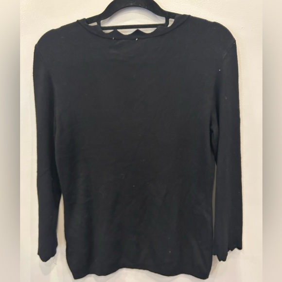 💕 #3- Like new RETAIL $80 - Philosophy Black Scalloped lightweight sweater - M - Picture 6 of 6